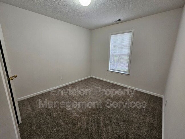 Building Photo - 10996 Knotty Pine Pl