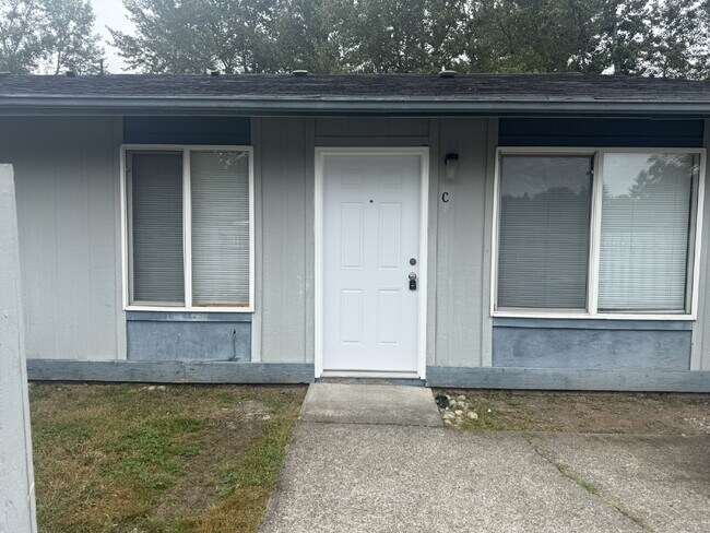 Building Photo - Cozy 1 Bedroom Apartment- $300 off 1st Mon...