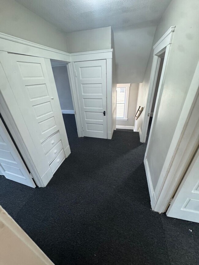 Building Photo - 4 Bedroom Home for Rent in Glenville – Cleveland