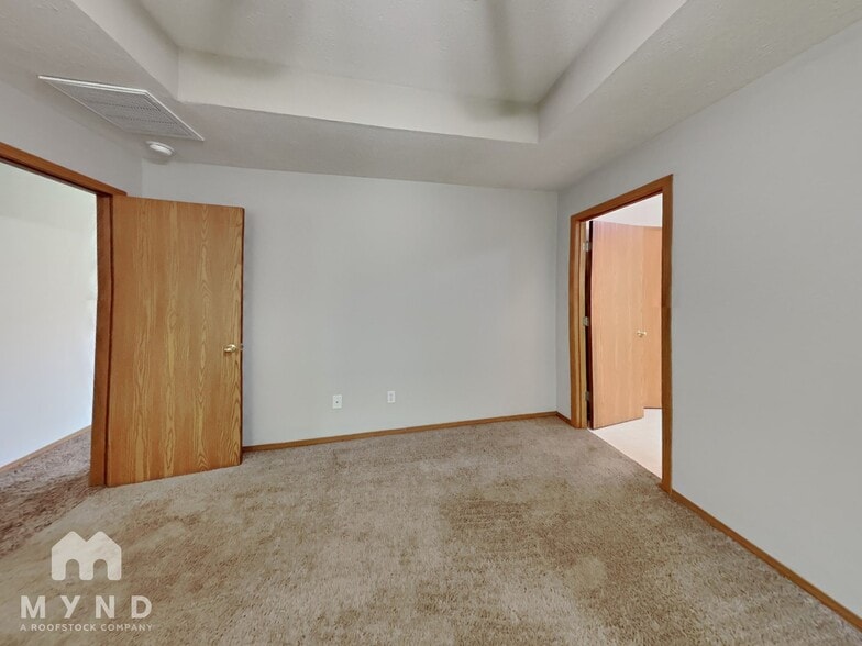Building Photo - 419 S Sherwood Ave