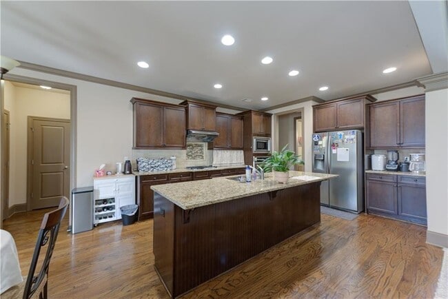 Building Photo - 5230 Habersham Hills Dr