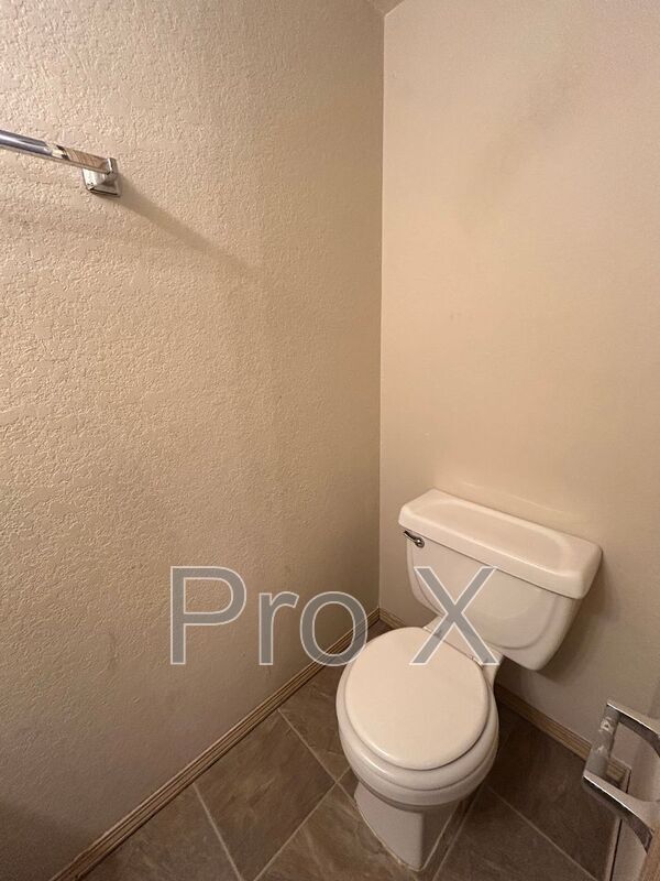 Building Photo - 1364 E Sequoyah Ct