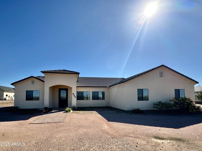 Primary Photo - 1527 E Germann Rd