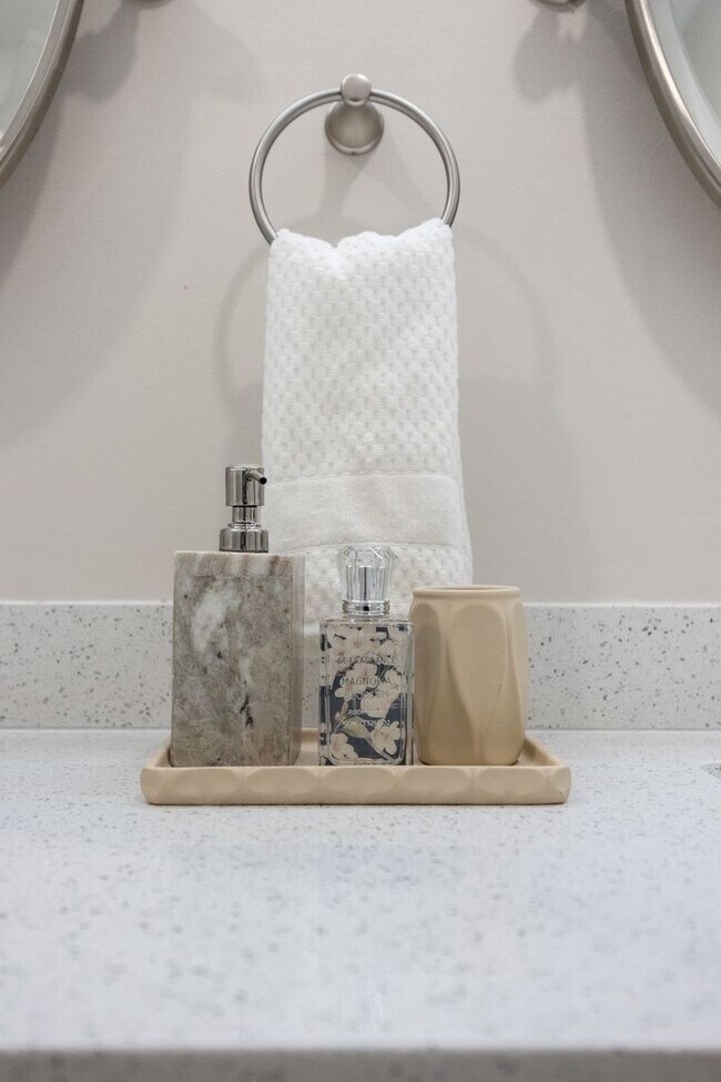 Building Photo - 8232 Concord Ln