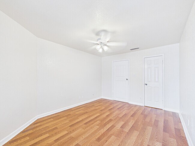 Building Photo - 9700 Leawood Blvd