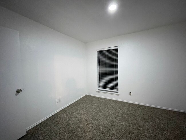 Building Photo - 2422-2424 Sherry Street