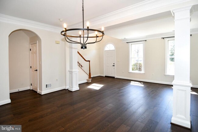 Building Photo - 301 Hillwood Ave