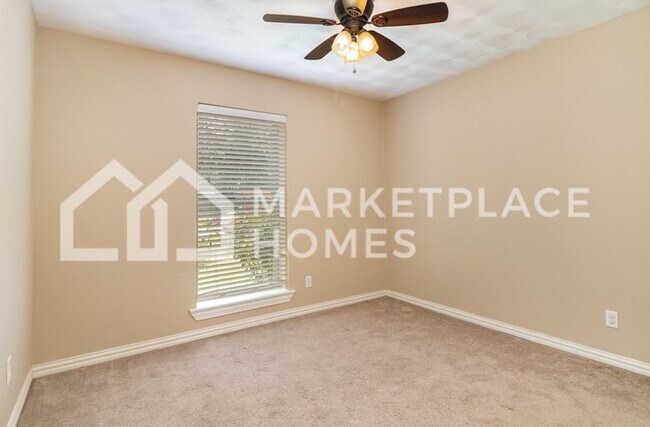 Building Photo - 2801 Fairbrook St