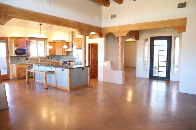 Building Photo - Your own resort! Elegant, Exclusive & Exquisite.