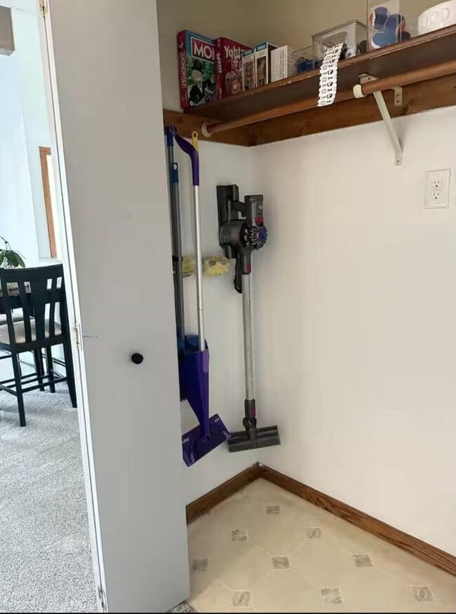 Building Photo - 385 Explorer Ct