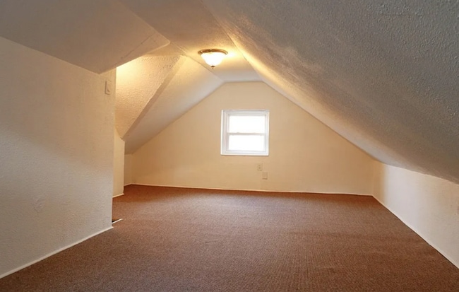 Building Photo - Spacious 4 Bedroom Home in Swissvale