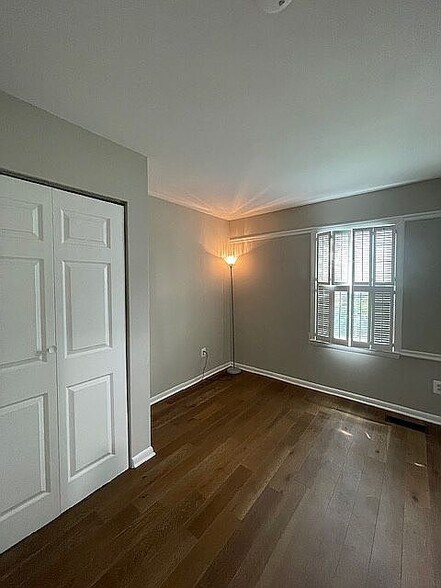 Building Photo - 463 Carrollton Dr