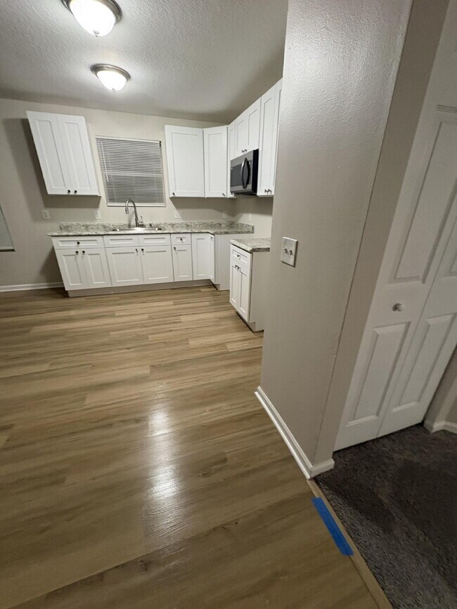 Building Photo - "Spacious 4-Bedroom Home with 2 Full Baths in Prime Tampa Location – 1,560 Sq. Ft. of Comfort!"