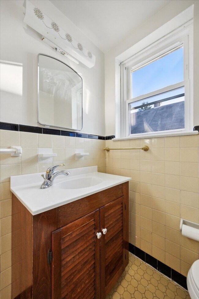 Building Photo - Beautiful 3BD/1BA Cape Cod in Broomall!