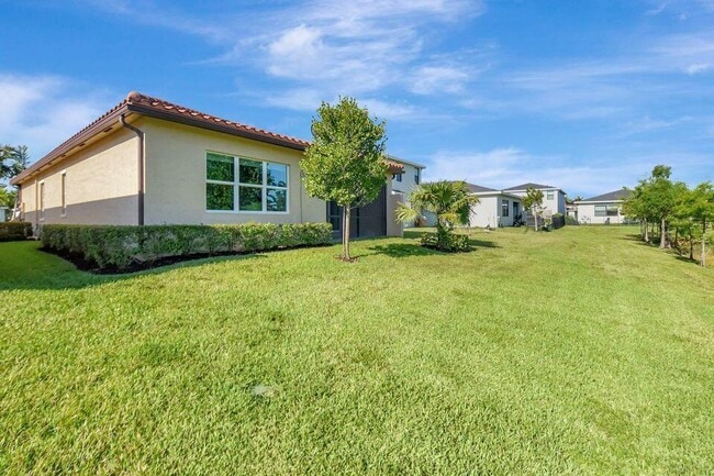 Building Photo - 6051 Stonecrest Ct