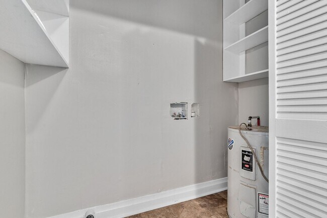 Building Photo - 141 Buckingham~Fayetteville, NC 28301