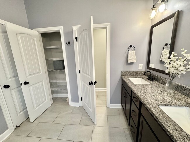 Building Photo - 1057 Brightwood Ct