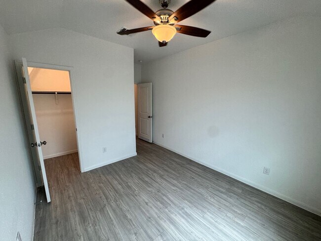 Building Photo - Modern Comfort & Style in This 2022-Built ...