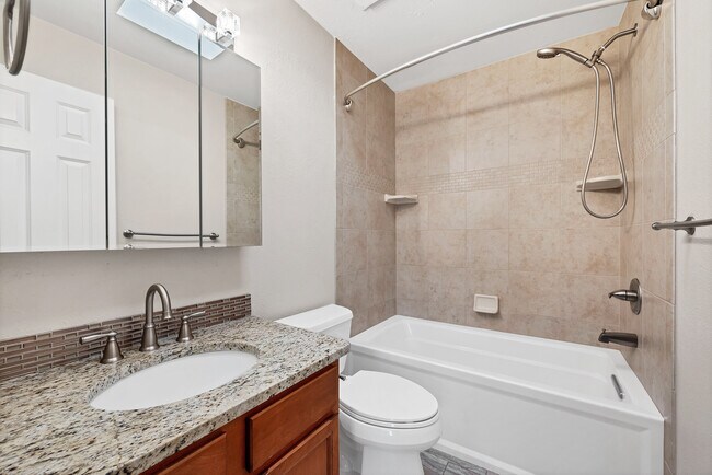 Building Photo - 2960 Shady Holw W