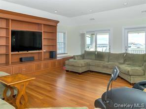 Building Photo - 510 Shore Dr