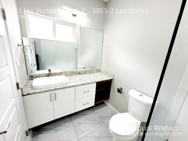 Building Photo - 3803 Las Vistas Ln