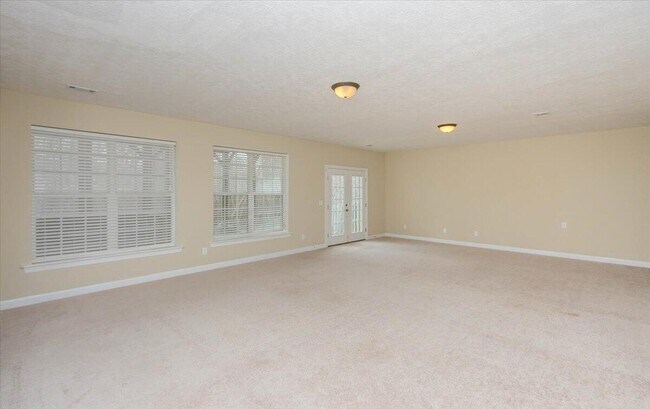 Building Photo - 1661 Jamestown Ave