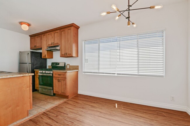 Interior Photo - 824 10th St in Santa Monica - Steps to Mon...