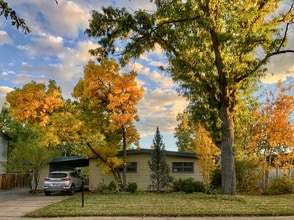 Building Photo - 821 Juniper Ln