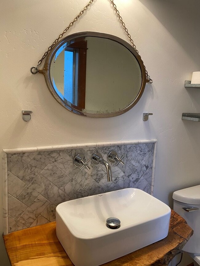 Building Photo - *Unfurnished* Charming, updated and walkable west side 3 BR + den/office