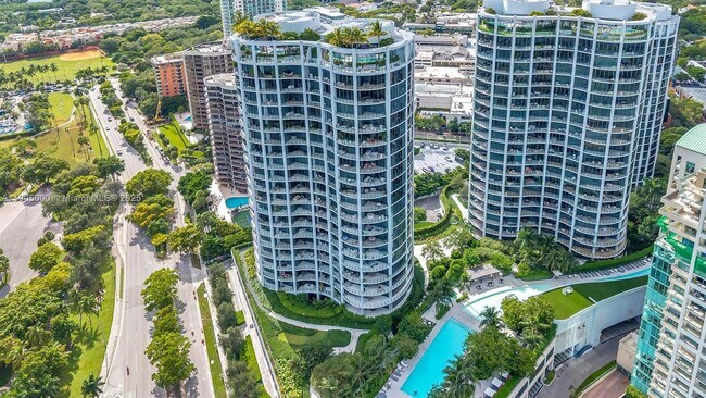 Building Photo - 2821 S Bayshore Dr