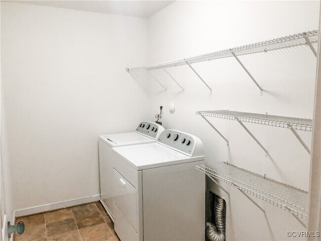 Building Photo - 4707 Brydes Ln