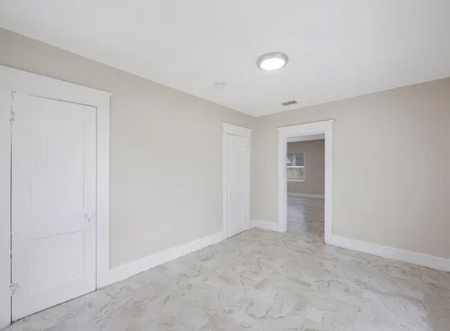 Building Photo - 235 35th St S