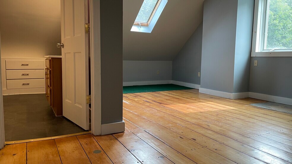 Building Photo - 6 Narragansett St