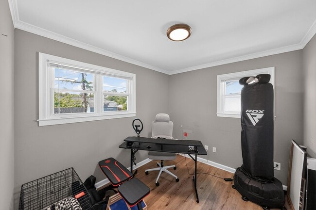 Building Photo - Updated Single-Family Home for Rent in Fairlawn