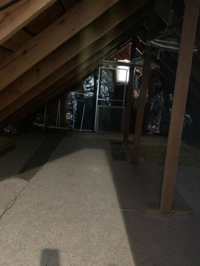 Building Photo - 3911 Old Hwy 100