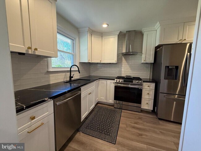 Building Photo - 331 Candlewood Rd