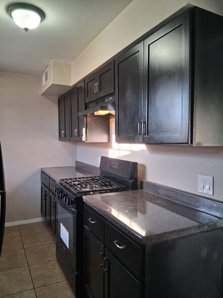 Building Photo - 6917 Alto Rey Ave Apt B