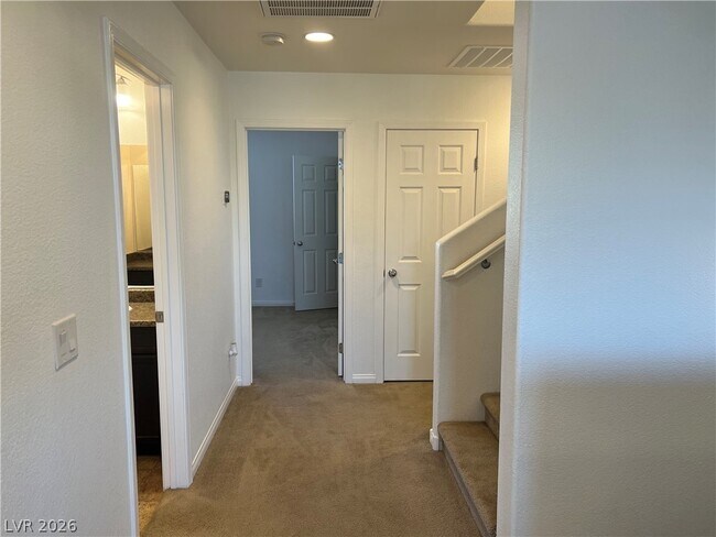 Building Photo - 10862 Knickerbocker Ave