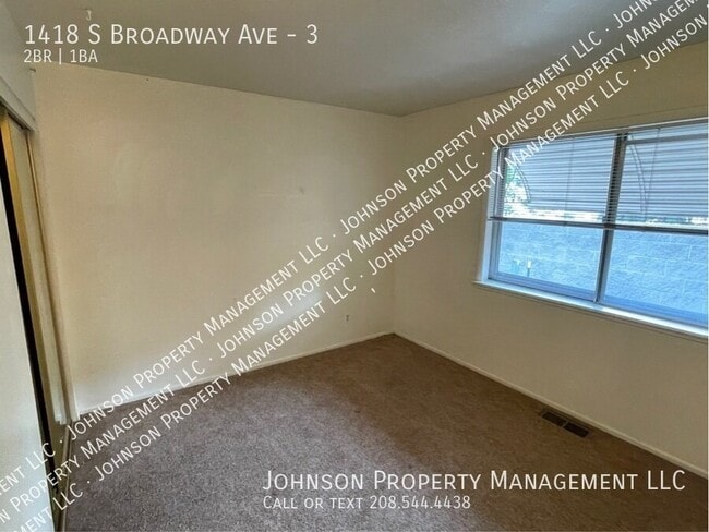 Building Photo - 1418 S Broadway Ave