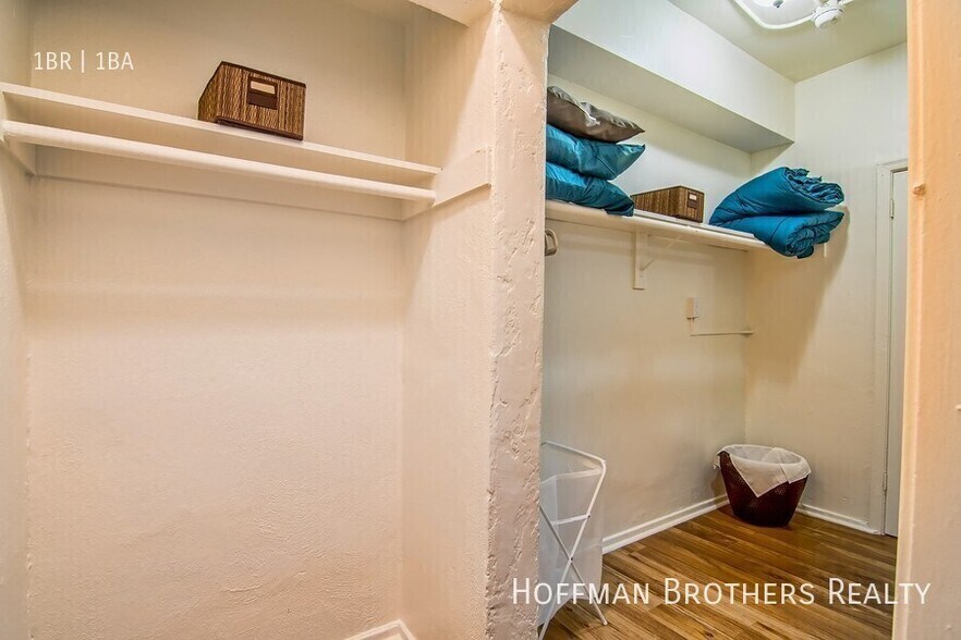 Building Photo - 5233 Monte Vista St