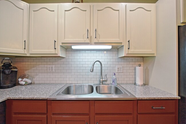 Building Photo - 121 S Railroad St