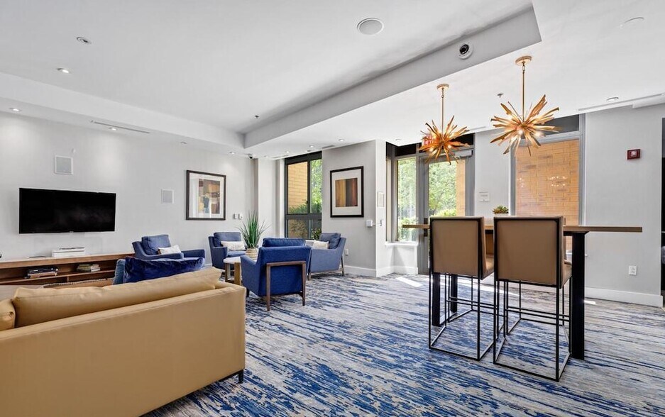 Common Room - 440 L St NW