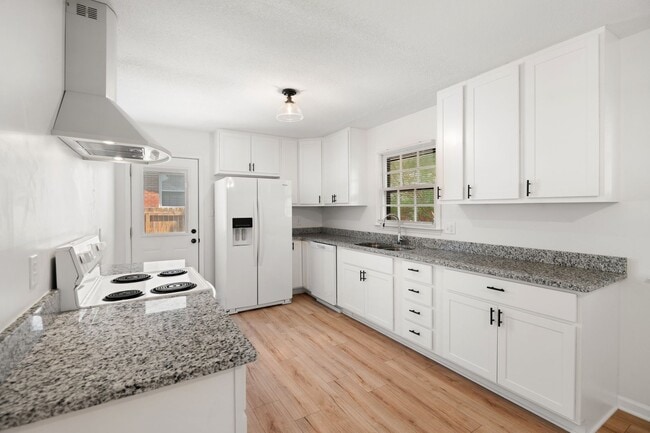 Building Photo - 1006 Willowdale Dr
