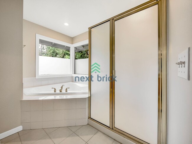 Building Photo - 4 Bed 2.5 Bath Single Family for Rent!