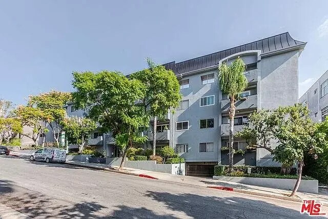 Building Photo - 1250 N Kings Rd