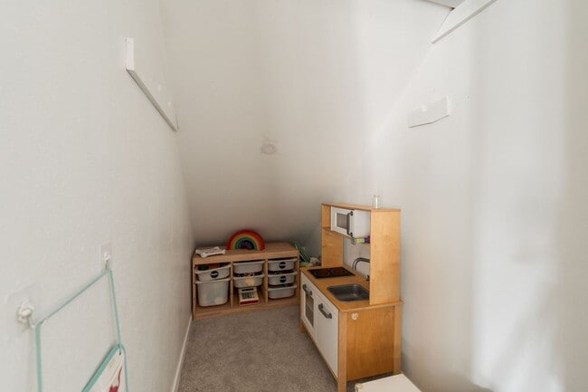 Building Photo - 5800 NW 89th St