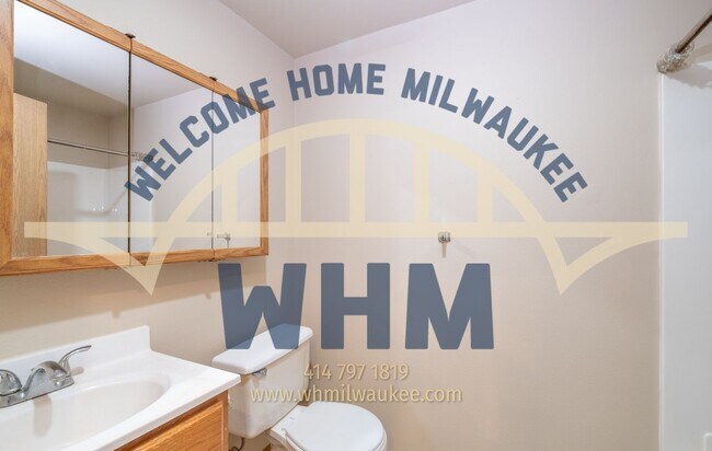 Building Photo - Bay View Gem: Convenience & Comfort Await!