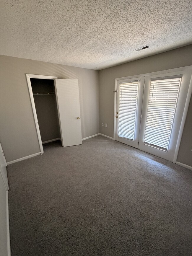 Building Photo - 15 Hamiltons Bay Ct