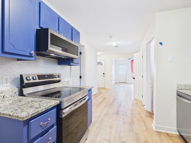 Building Photo - 411 Gilmer St