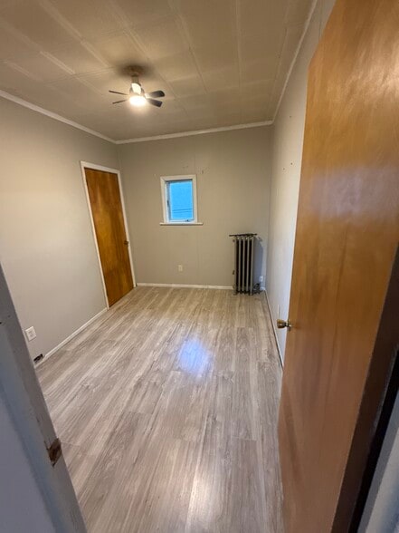 Building Photo - 1350 N Main Ave